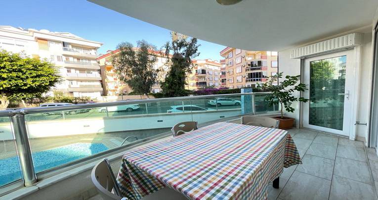 2+1 apartment in Oba with facilities